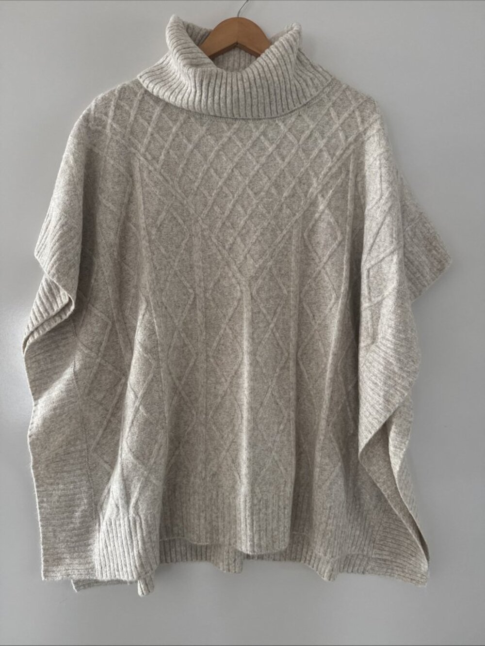 LOFT Chunky Cable Knit Sweater Poncho Womens Medium Large Light Gray